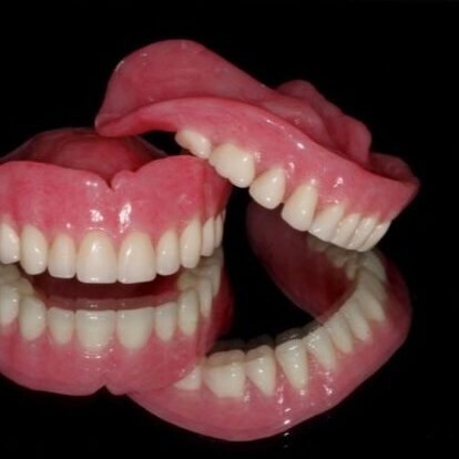 Acrylic Denture 640x427 1 e1709632674729